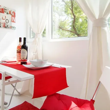Modern & Elegant Studio
